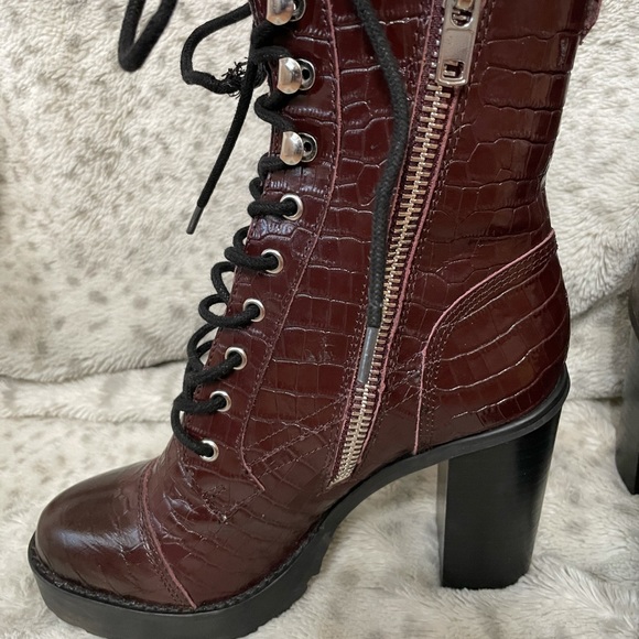 Winnie Harlow X SM - Picture 2 of 7